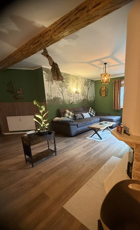 Gemütlicher Wohnbereich mit Kamin